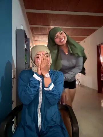 lalilamassu1 live cam screenshot females on WhoSpy.me — Watch Live Cams Now — screenshot #1
