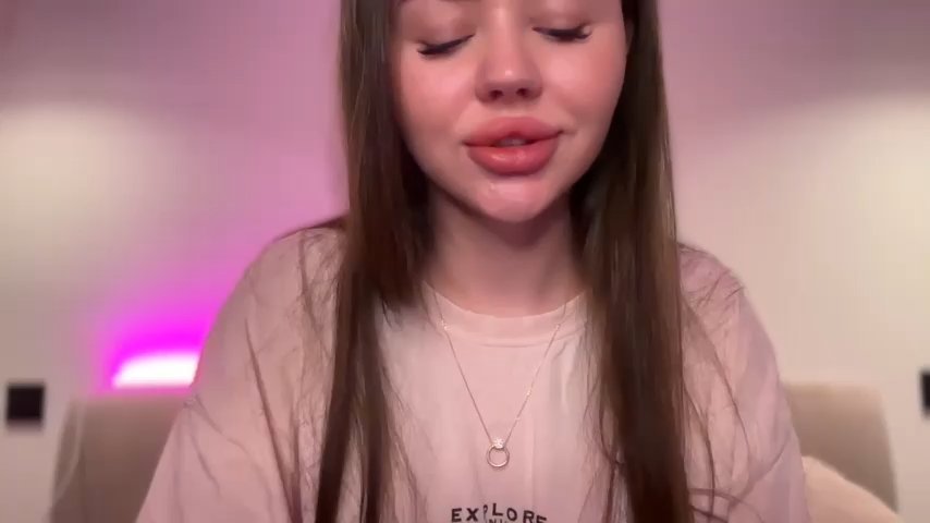 AlmaryKim live cam screenshot female from Israel on WhoSpy.me — Watch Live Cams Now — screenshot #1