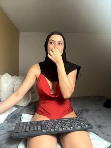 azzahara- live cam screenshot female on WhoSpy.me — Watch Live Cams Now — screenshot #1