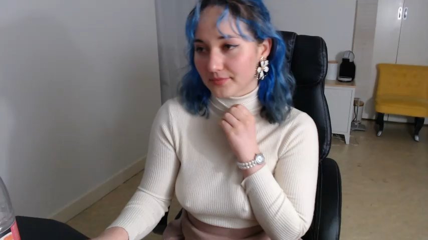 Crystal-dreamt live cam screenshot female from France on WhoSpy.me — Watch Live Cams Now — screenshot #1