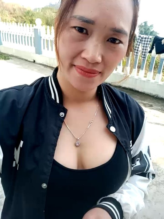 Myzak- live cam screenshot female from Vietnam on WhoSpy.me — Watch Live Cams Now — screenshot #1