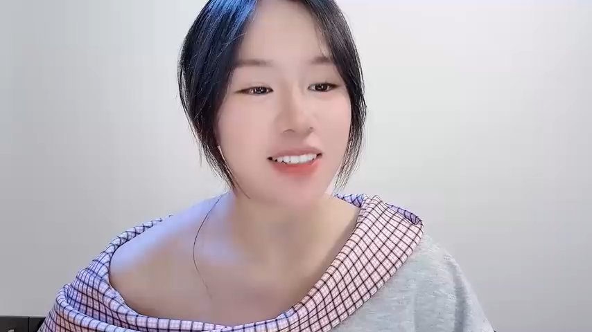 chloe-01 live cam screenshot female from China on WhoSpy.me — Watch Live Cams Now — screenshot #1