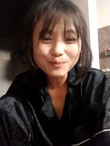 linda_bae00 live cam screenshot female from Vietnam on WhoSpy.me — Watch Live Cams Now — screenshot #5